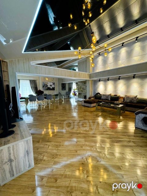 Satılır 4 otaqlı yeni tikili 240 m²