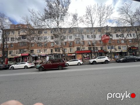 Satılır 2 otaqlı köhnə tikili 59 m²