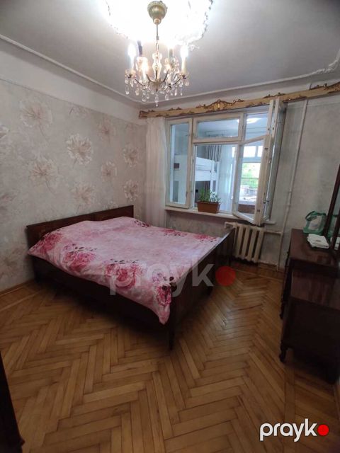 İcarəyə verilir 3 otaqlı köhnə tikili 68 m²