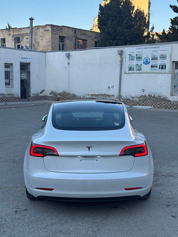 Tesla Model 3, 62 kWh, 2023 il, 22 000 km — Avtomobillər, Bakı (9)