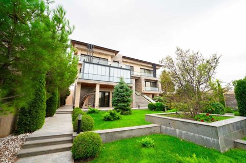 Satılır 7 otaqlı həyət evi/bağ evi 565 m² — Bakı