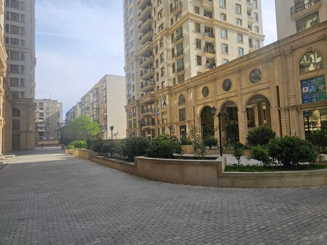 Satılır 3 otaqlı yeni tikili 130 m² — Mənzil, Bakı (2)