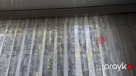 Tül pərdə – ag rəng Kompozisiyanı tamamlayan neytral rəngi sayəsində — Bakı