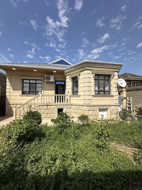 Satılır 4 otaqlı həyət evi/bağ evi 130 m² — Bakı