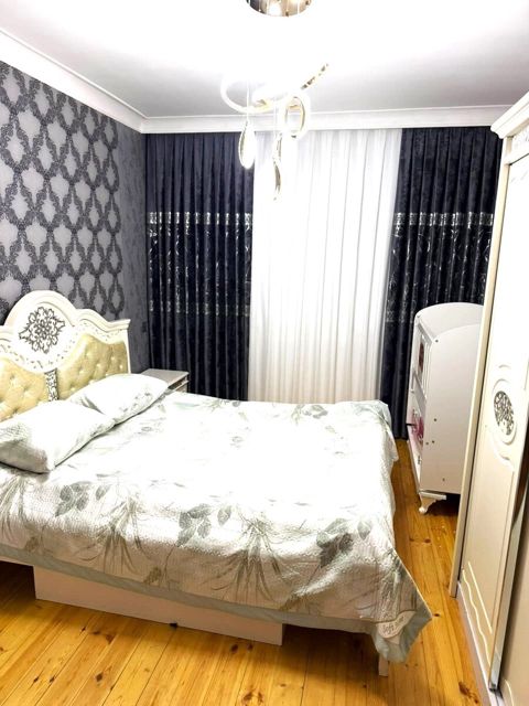 Satılır 4 otaqlı köhnə tikili 92 m² — Bakı