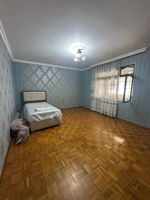 Satılır 3 otaqlı köhnə tikili 110 m² — Bakı