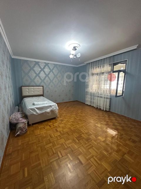 Satılır 3 otaqlı köhnə tikili 110 m²