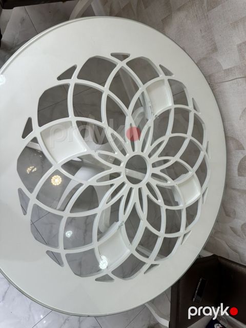 Qonaq masası, İşlənmiş, Açılmayan, Şüşə, Yumru masa