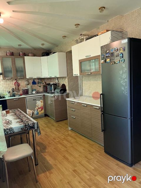 İcarəyə verilir 5 otaqlı həyət evi/bağ evi 200 m²