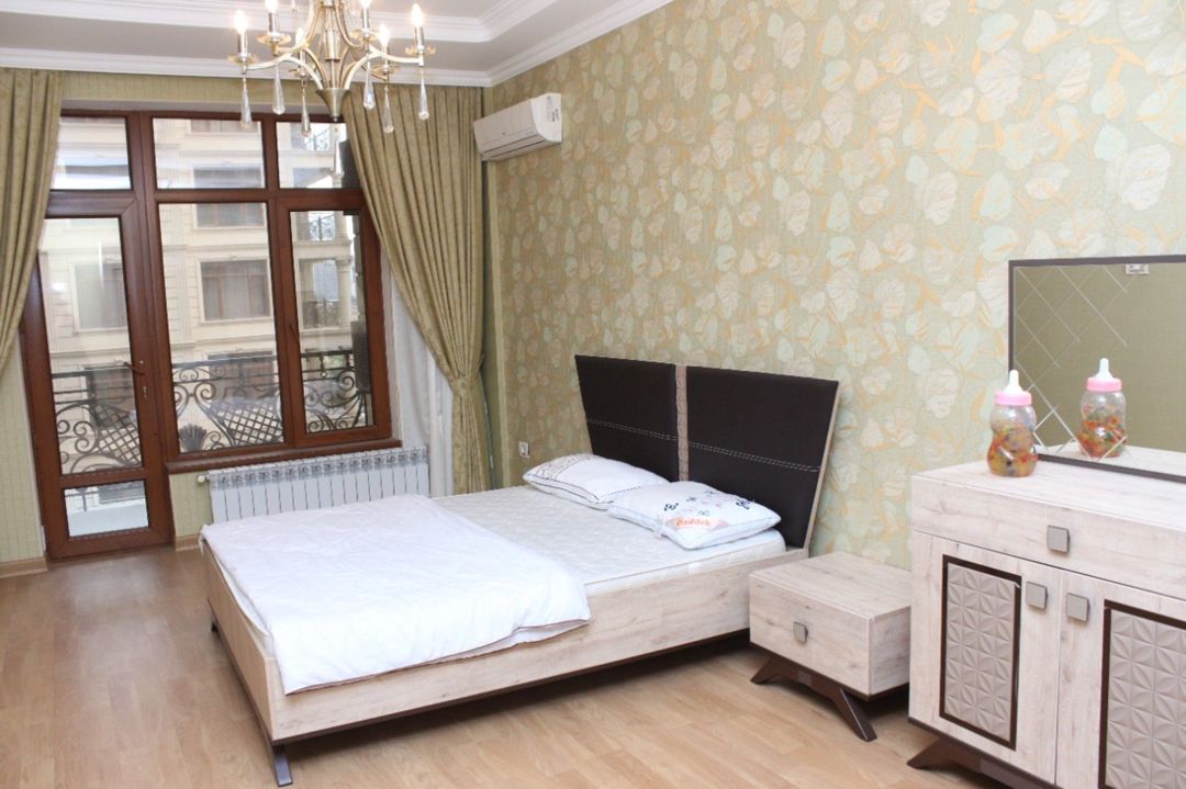Satılır 4 otaqlı yeni tikili 220 m² — Mənzil, Bakı (10)