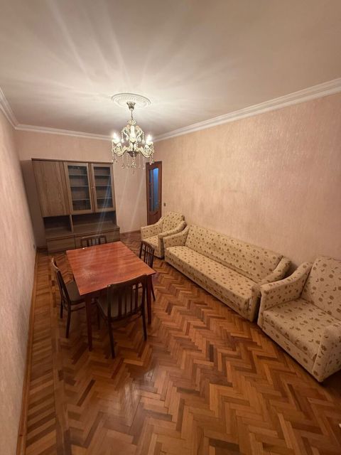 İcarəyə verilir 3 otaqlı köhnə tikili 70 m² — Bakı