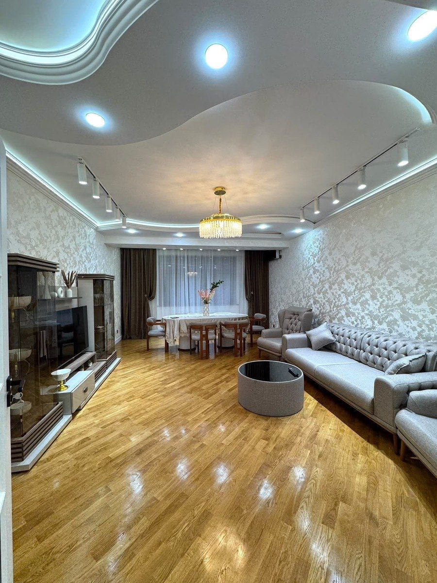 Satılır 3 otaqlı yeni tikili 135 m² — Mənzil, Bakı
