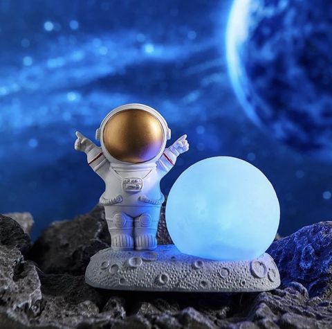 Kosmonavt lampa — Bakı