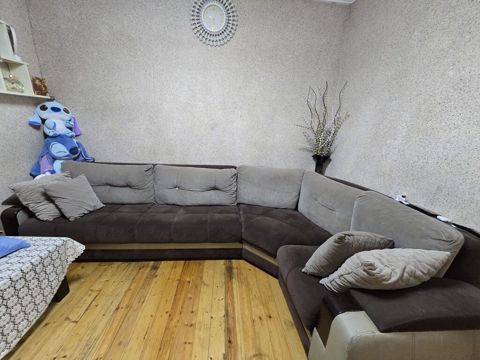 Divan satılır 120₼. Açılır bazası var.Ünvan Xırdalan. 2217. Fatimə99 — Bakı