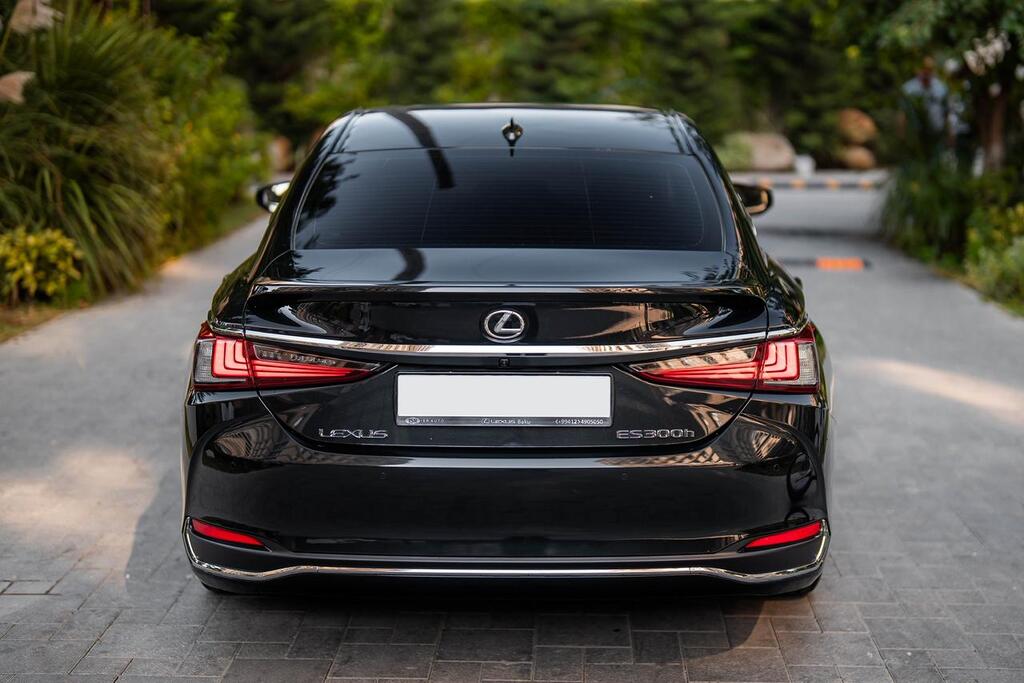 Lexus ES 300h, 2.5 L, 1.3 kWh, 2023 il, 19 000 km — Avtomobillər, Bakı (7)