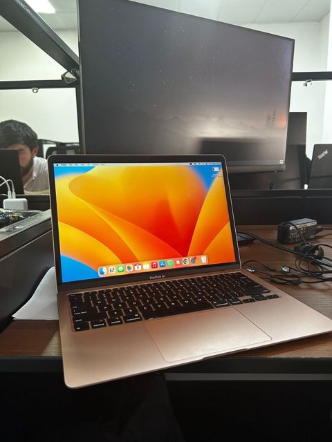 Apple Macbook — Bakı