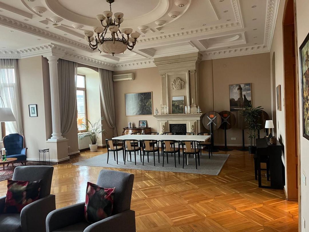 İcarəyə verilir 7 otaqlı köhnə tikili 500 m² — Mənzil, Bakı (8)