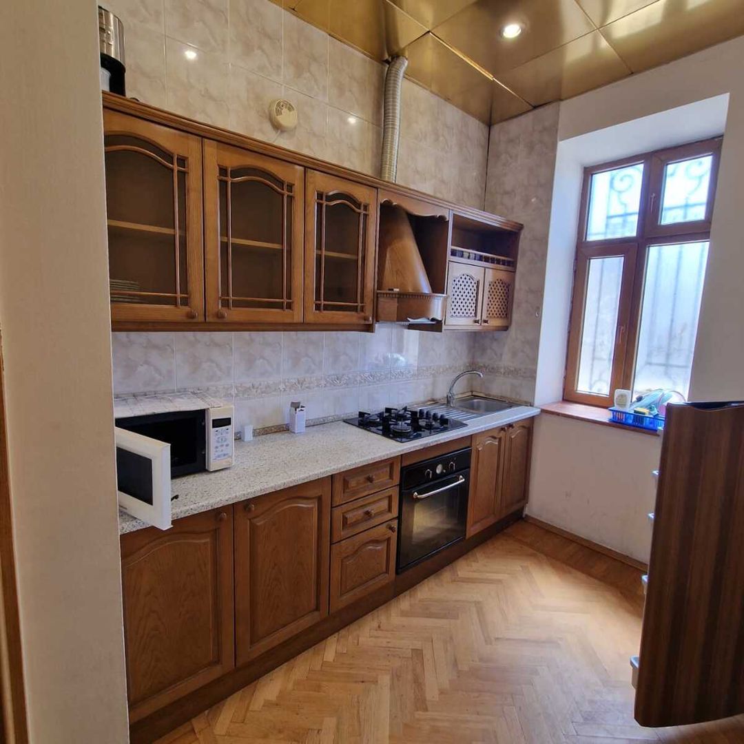İcarəyə verilir 2 otaqlı köhnə tikili 75 m² — Mənzil, Bakı (5)