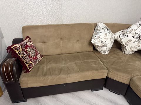 Künc divan – ikirəng kombinasiyalı (üst hissə açıq qəhvəyi, alt baza — Digah