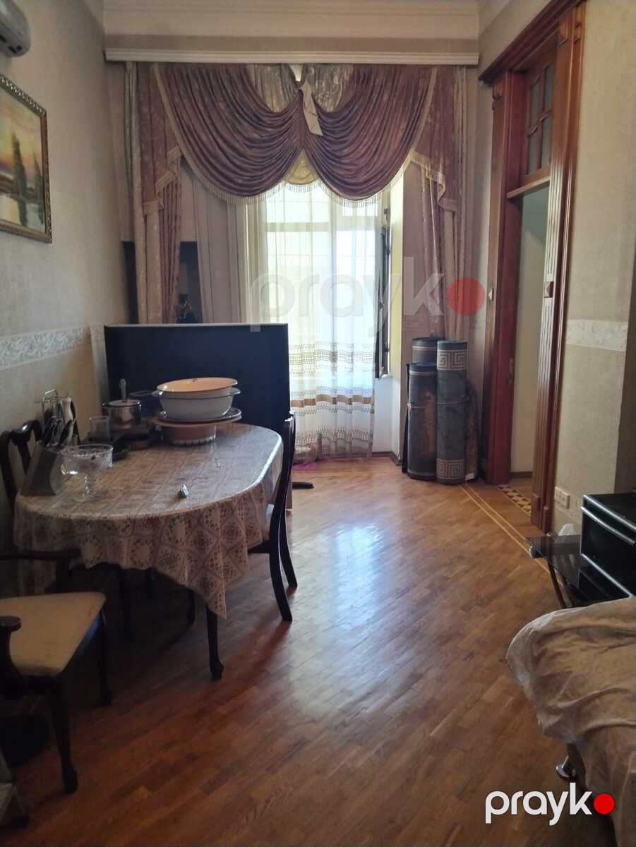 Satılır 5 otaqlı köhnə tikili 200 m² — Mənzil, Bakı (11)