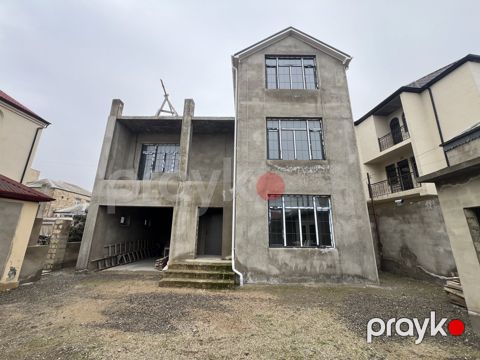 Satılır 9 otaqlı həyət evi/bağ evi 360 m²