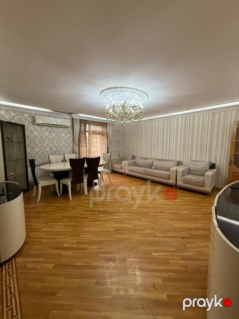 İcarəyə verilir 3 otaqlı köhnə tikili 90 m²