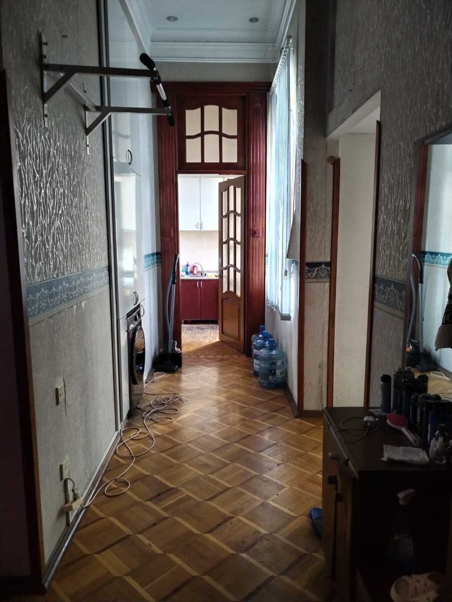Satılır 5 otaqlı köhnə tikili 200 m² — Mənzil, Bakı (4)