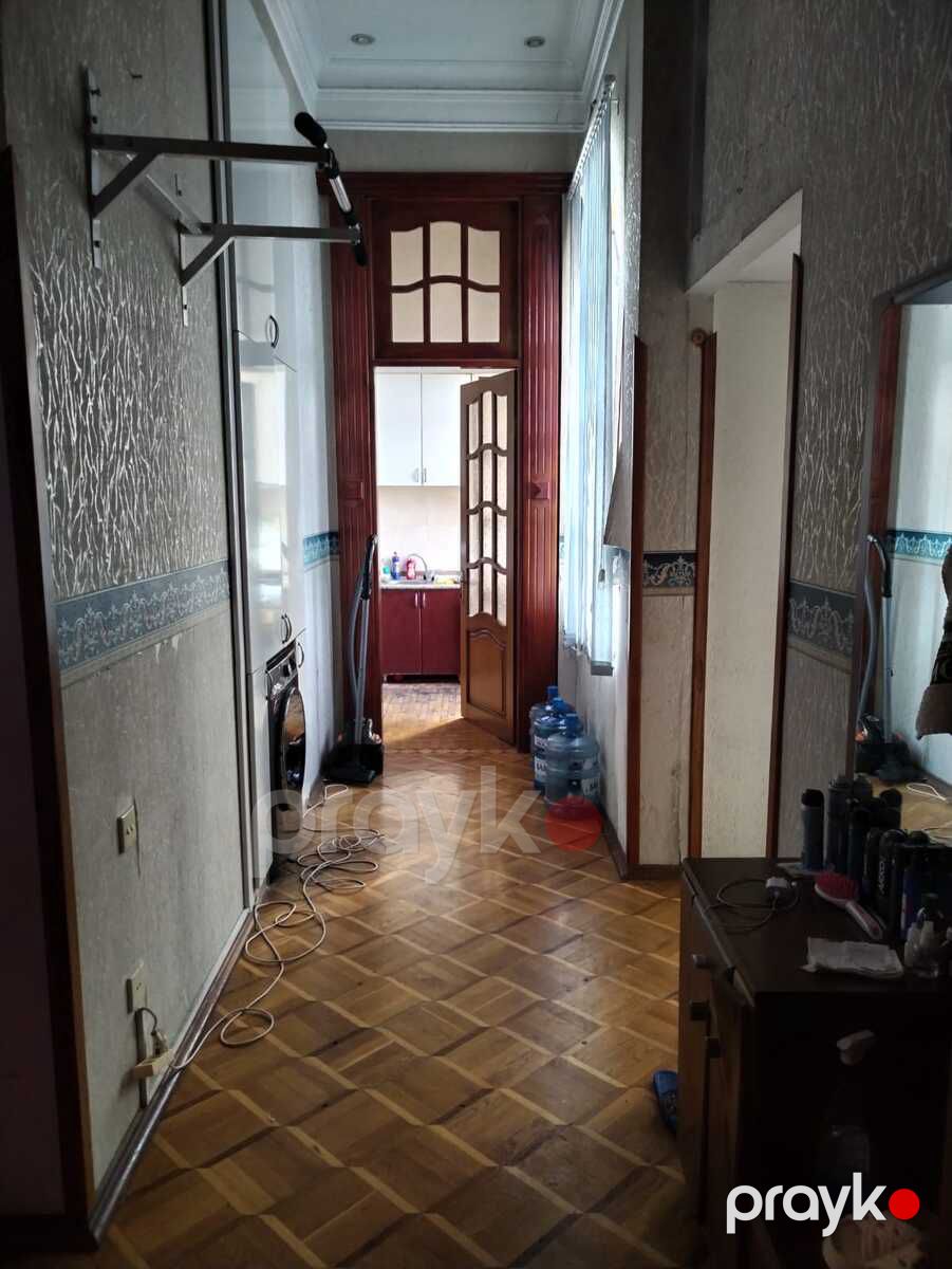 Satılır 5 otaqlı köhnə tikili 200 m² — Mənzil, Bakı (4)