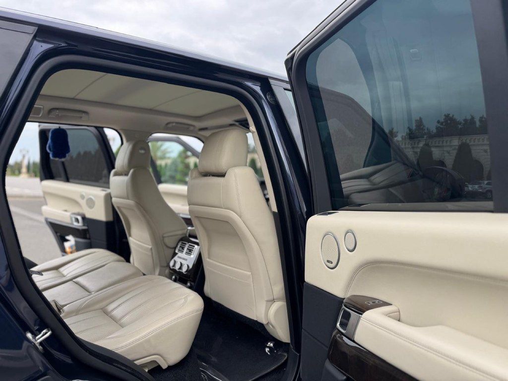 Land Rover Range Rover, 3.0 L, 2018 il, 113 000 km — Avtomobillər, Gəncə (9)