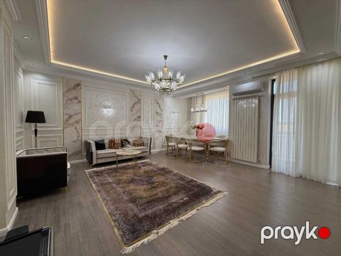 Satılır 4 otaqlı yeni tikili 135 m²