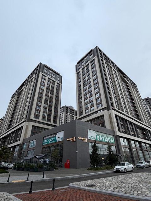 Satılır obyekt 690.9 m² — Bakı