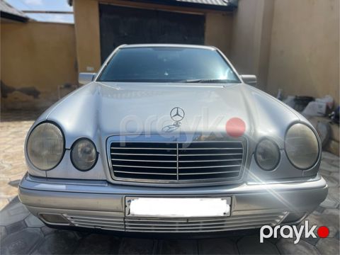 Mercedes E 230, 2.3 L, 1996 il, 214 521 km