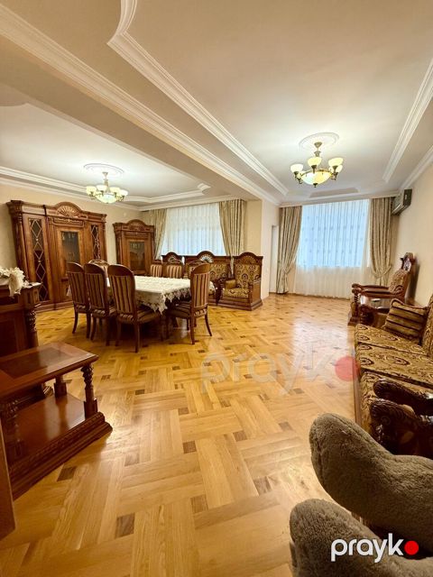Satılır 4 otaqlı yeni tikili 170 m²