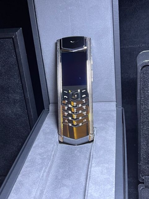 Vertu Signature S Design Clous de Paris 4GB — Bakı