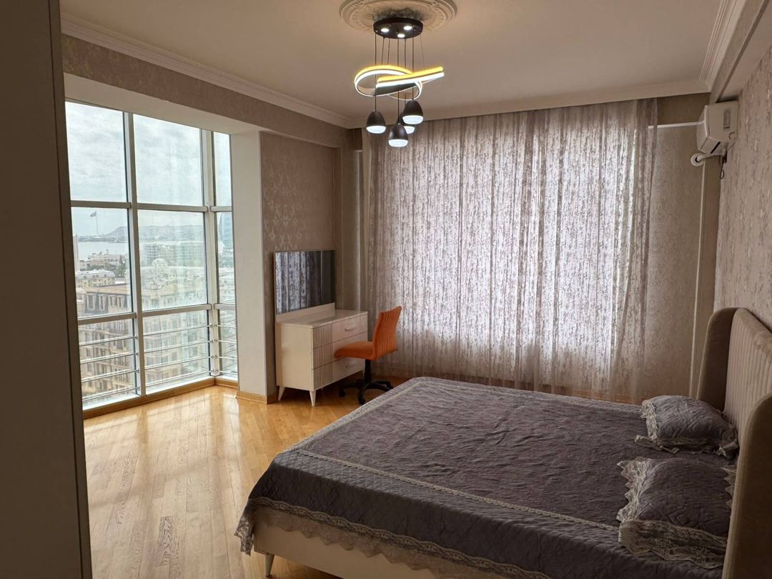 İcarəyə verilir 3 otaqlı yeni tikili 131 m² — Mənzil, Bakı (8)