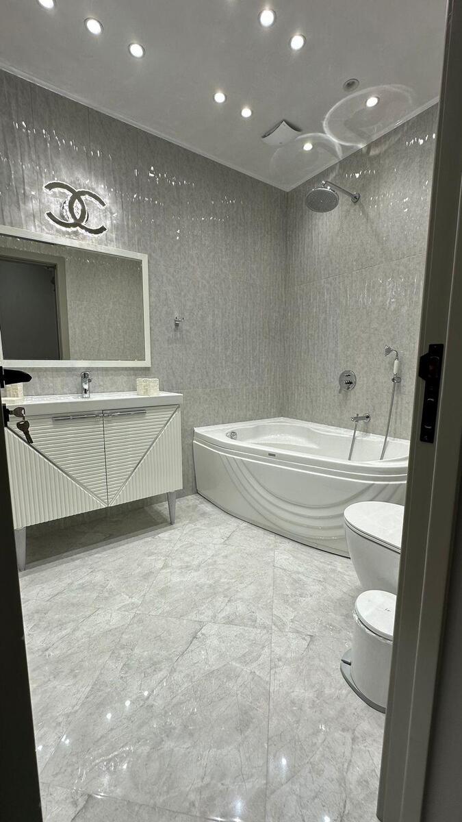 İcarəyə verilir 3 otaqlı yeni tikili 160 m² — Mənzil, Bakı (8)