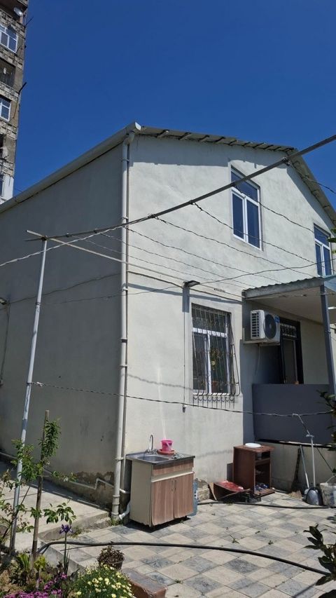 Satılır 6 otaqlı həyət evi/bağ evi 150 m² — Bakı