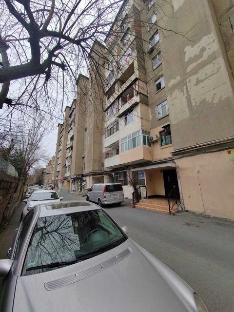 Satılır 5 otaqlı köhnə tikili 120 m² — Bakı