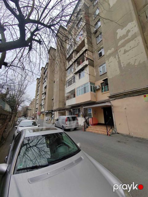 Satılır 5 otaqlı köhnə tikili 120 m²