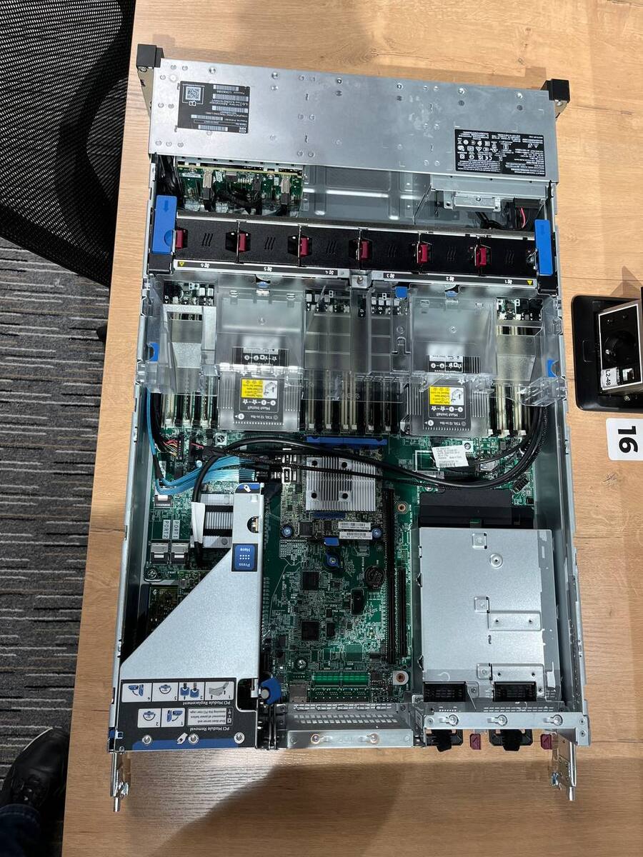 HP Proliant DL380 Gen10 — Şəbəkə və server avadanlığı, Bakı (4)