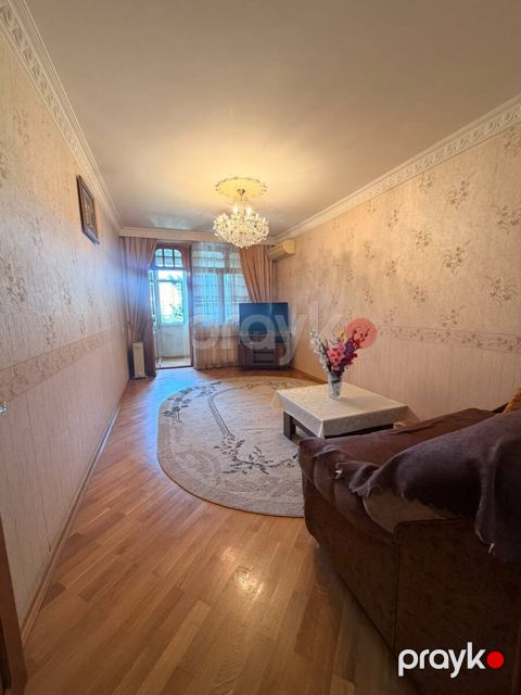 Satılır 2 otaqlı köhnə tikili 60 m²