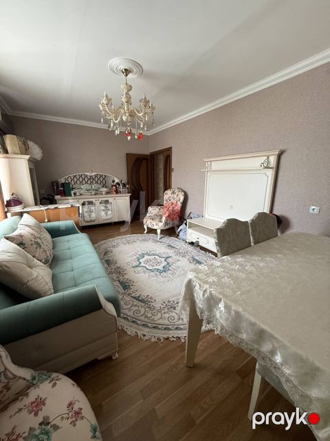 Satılır 2 otaqlı köhnə tikili 60 m²