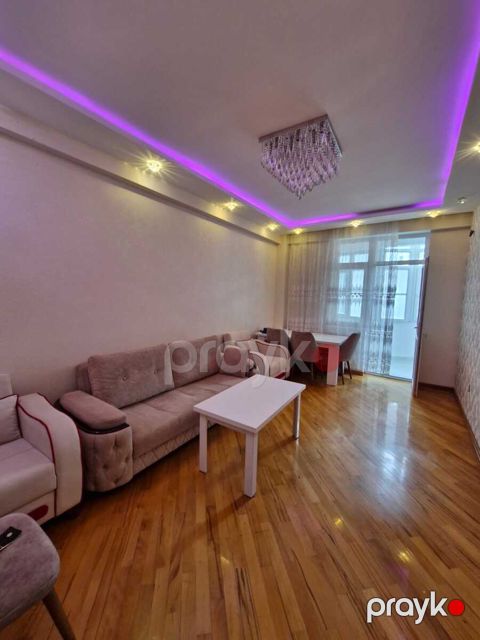 İcarəyə verilir 2 otaqlı köhnə tikili 70 m²
