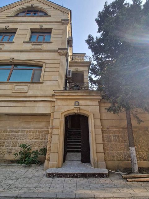 Satılır 7 otaqlı həyət evi/bağ evi 460 m² — Bakı