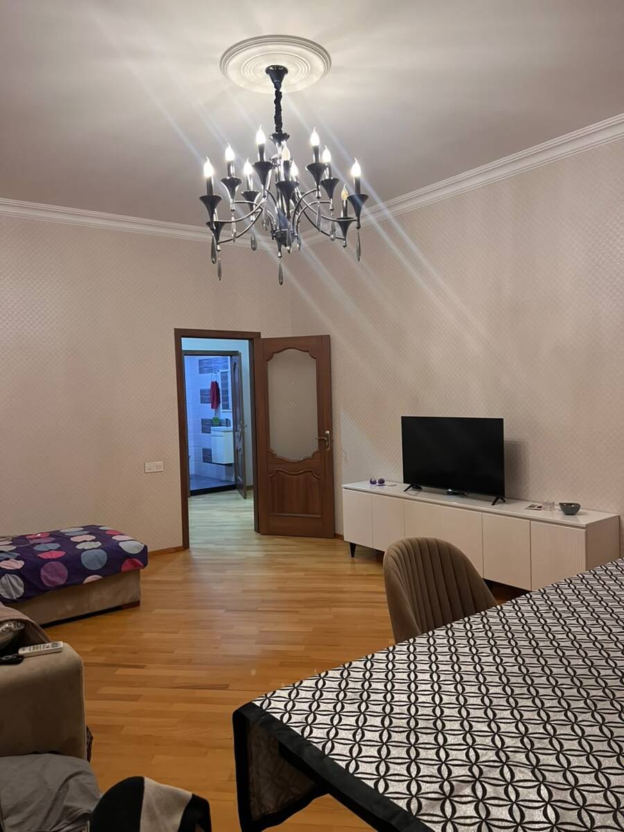 Satılır 5 otaqlı köhnə tikili 200 m² — Mənzil, Bakı (4)