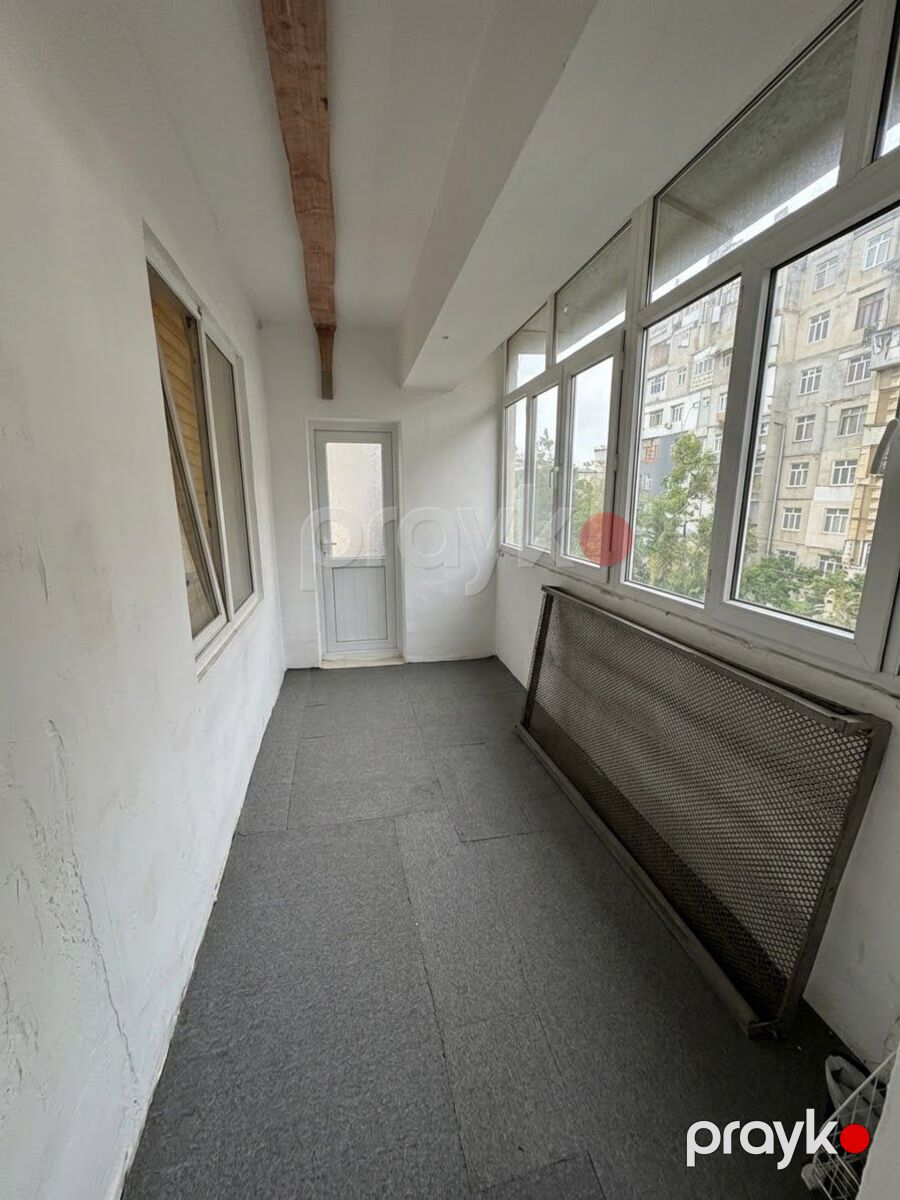Satılır 4 otaqlı köhnə tikili 115 m² — Mənzil, Bakı (12)