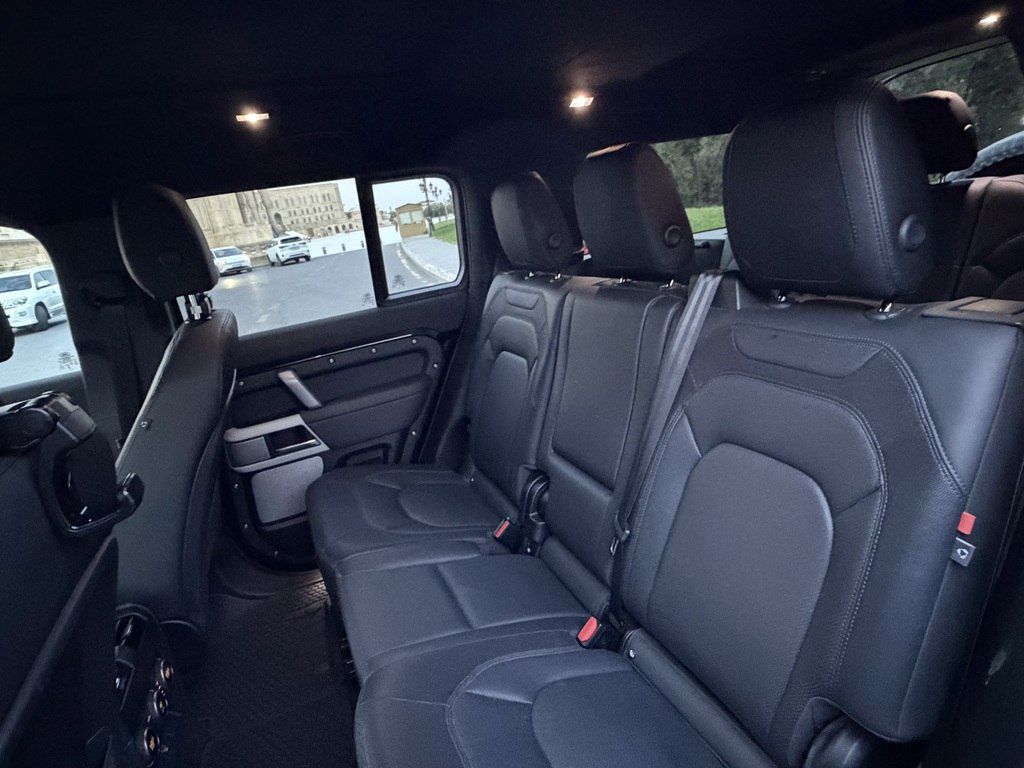 Land Rover Defender, 3.0 L, 2024 il, 24 000 km — Avtomobillər, Bakı (12)