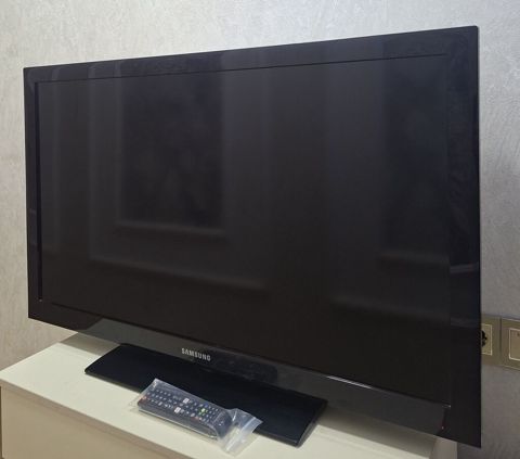 Samsung LED TV - Ekran diaqonalı təxminən 40 düym (geniş çərçivəli — Digah