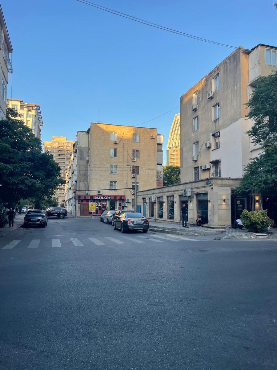 Satılır 3 otaqlı köhnə tikili 70 m² — Mənzil, Bakı (2)