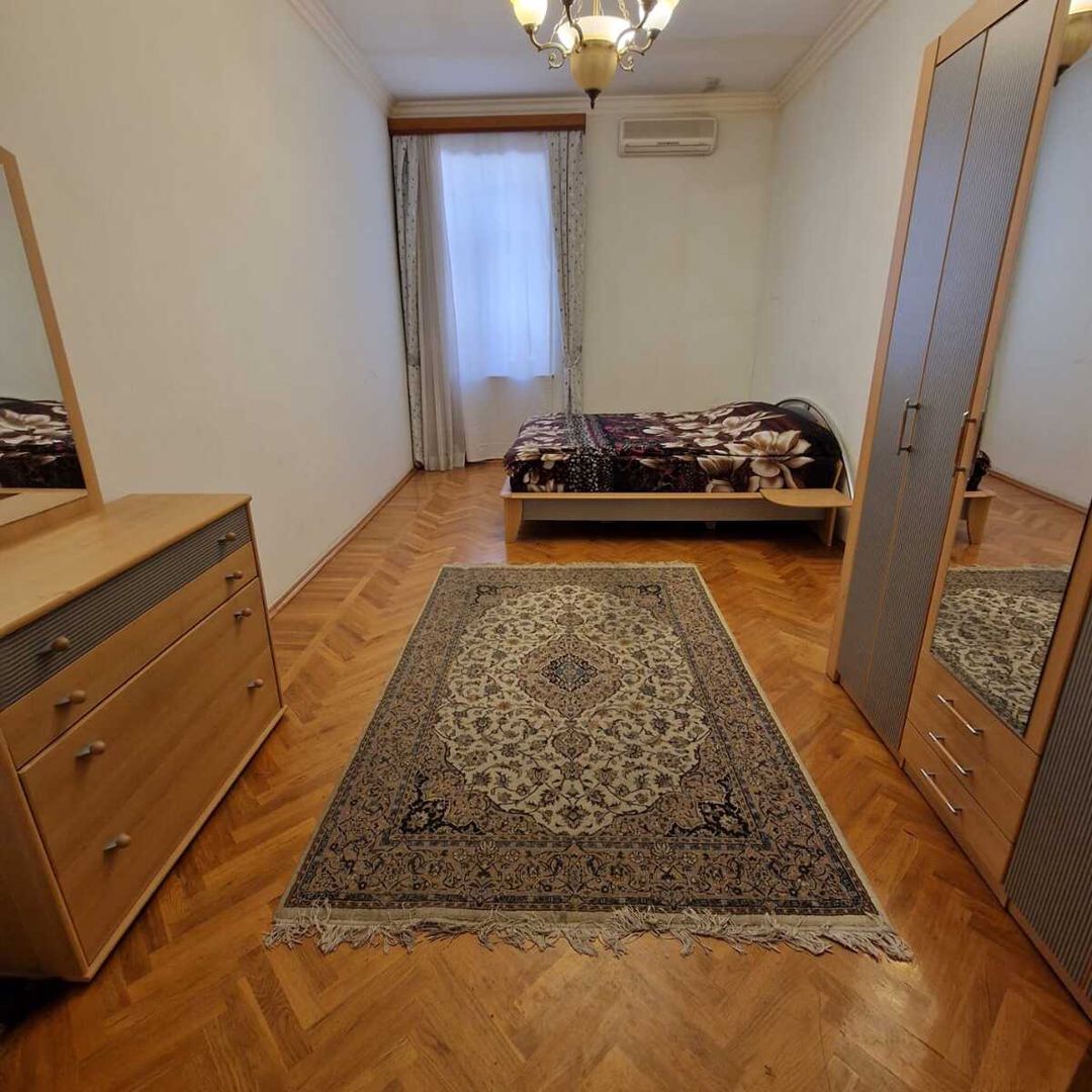 İcarəyə verilir 2 otaqlı köhnə tikili 75 m² — Mənzil, Bakı (4)